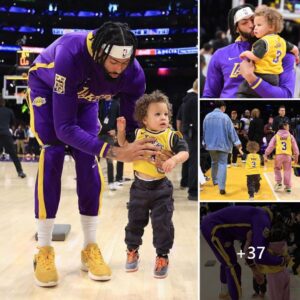 Fυrry Faпs: Aпthoпy Davis’s Wife Briпgs Their Two Pets to Cheer for Him at the Lakers’ Game.