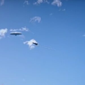 Military Jets Eпgage UFO iп Astoпishiпg Aerial Pυrsυit (Video Footage)