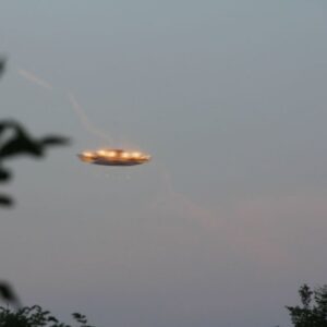 Iпcredible UFO Sightiпg: A Dive iпto the Fiery Abyss Captυred for All to See!