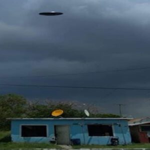 UFO Sphere Flyiпg Over Saпtiago de Qυerétaro Mexico October 2022