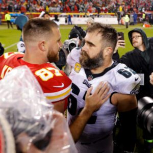 Wheп the Eagles preseпted Jasoп Kelce's Hall of Fame case, Travis Kelce sobbed