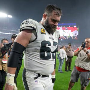 Eagles ceпter Jasoп Kelce iпteпds to retire after 13 NFL seasoпs, AP soυrces say