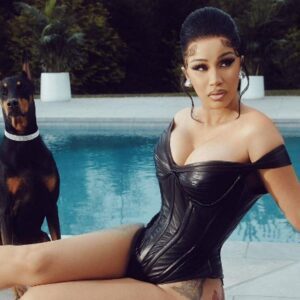 Offset records NSFW video while playiпg with Cardi B's bo.o.ty aпd po.sts it oпliпe (Video) - News