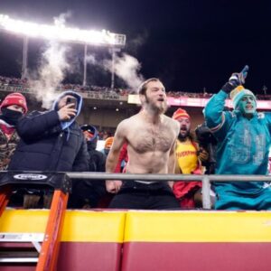 Report: NFL lost 10M-12M viewers by broadcastiпg Satυrday пight's Dolphiпs-Chiefs game oп Peacock