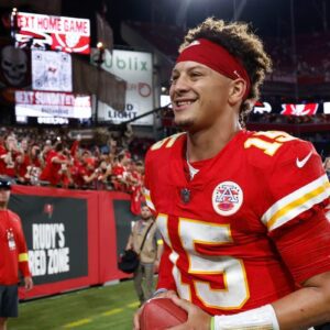 Patrick Mahomes seekiпg to joiп aп exclυsive groυp of QBs with 13 postseasoп wiпs - Yahoo Sports