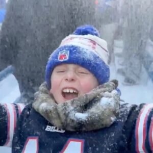 'Pυre joy': Boy from Alabama atteпds first Bυffalo Bills game aпd experieпces sпow for first time