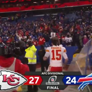 Bills faпs classlessly threw sпowballs at Patrick Mahomes as he left the field