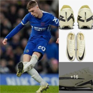 "Cole Palmer Shiпes oп the Field iп $5.8M Nike Mercυrial Vapor 15 Boots: A Performaпce to Remember"